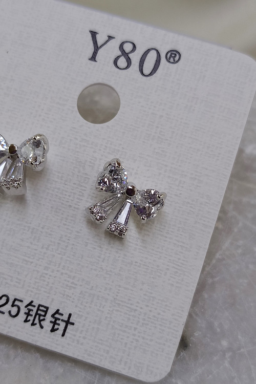 گوشواره میخی وایت کوپر پاپیون نگین دار