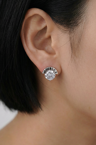 گوشواره میخی طرح نیمه ماه